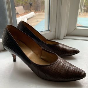 Vintage Naturalizer Pumps size 8